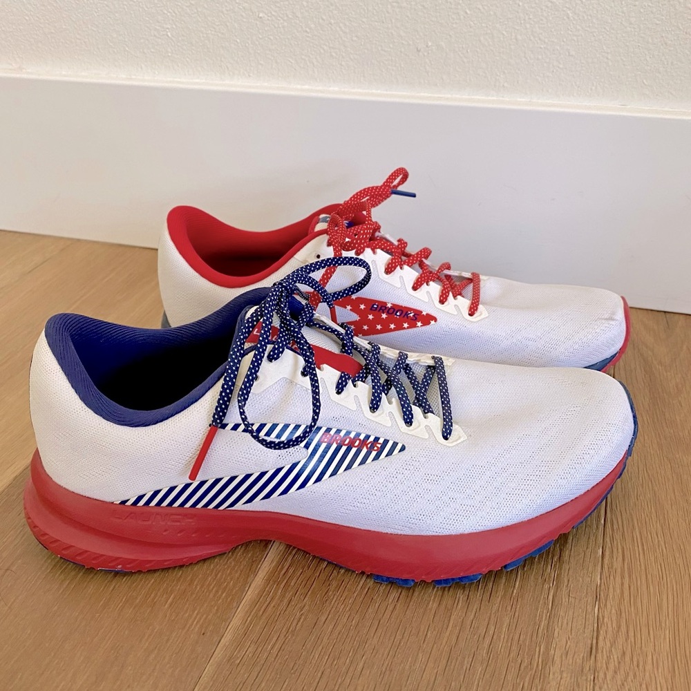 USA / Red White and Blue Brooks Running Shoes, Launch 7